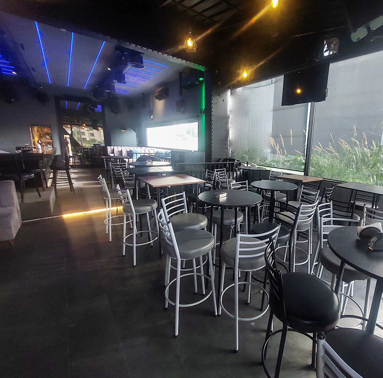 Prime Location Fully Furnished Shop in Dbayeh, Metn — الصورة 4