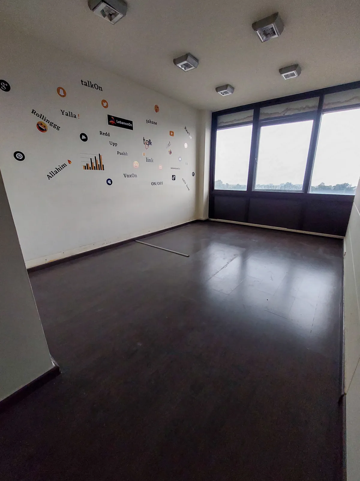Prime Location Office in Dbayeh, Metn — الصورة 3