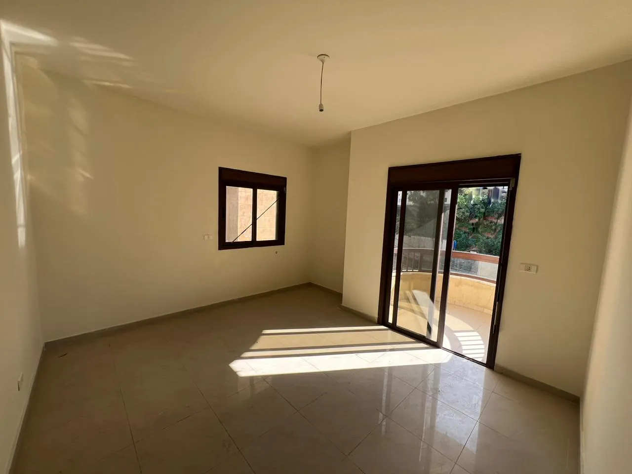 Apartment for Sale or for Rent in Zouk Mosbeh with Sea View — الصورة 4