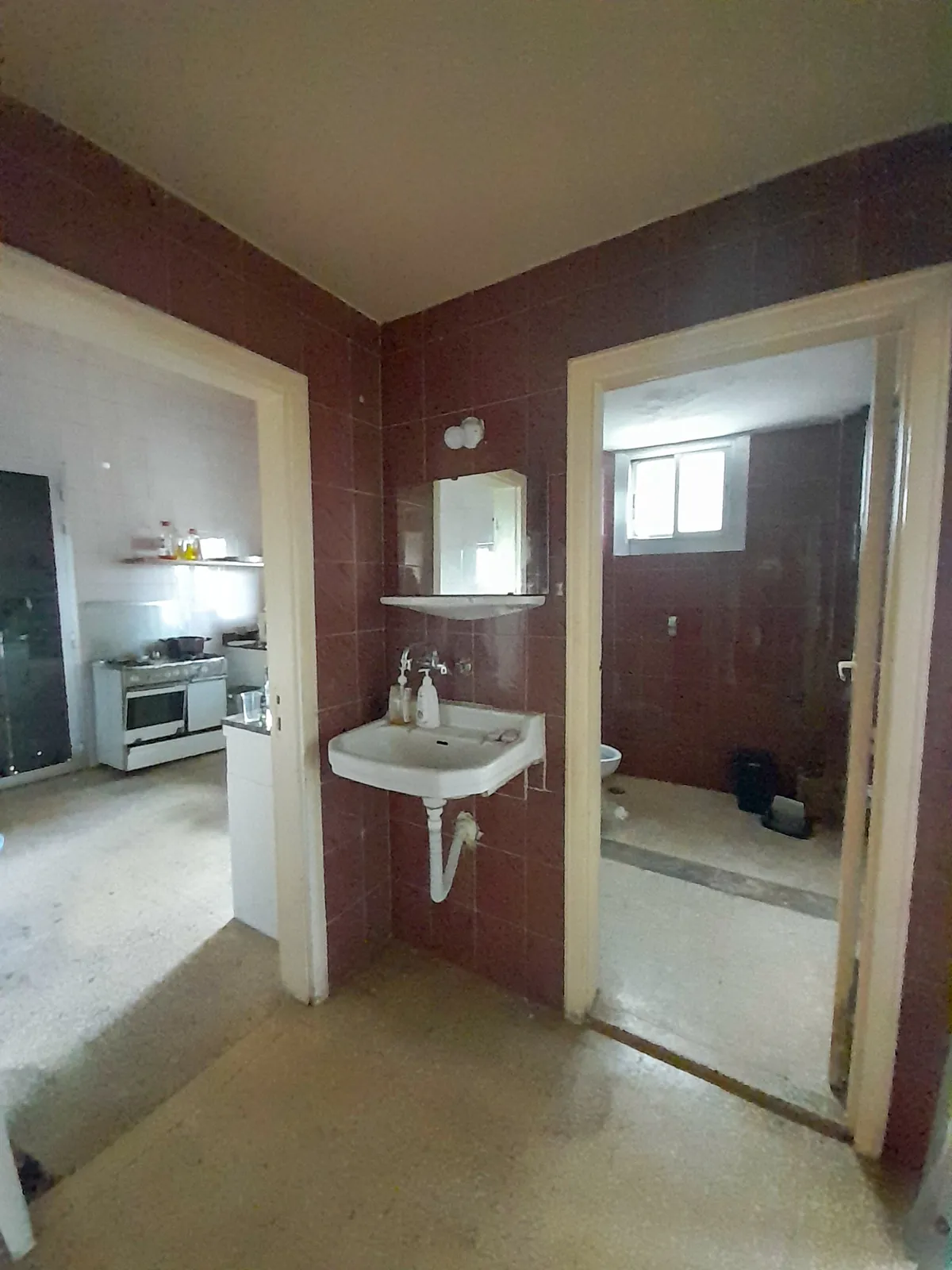 Old House with Land in Bikfaya, Metn with Mountain & Sea View — الصورة 3