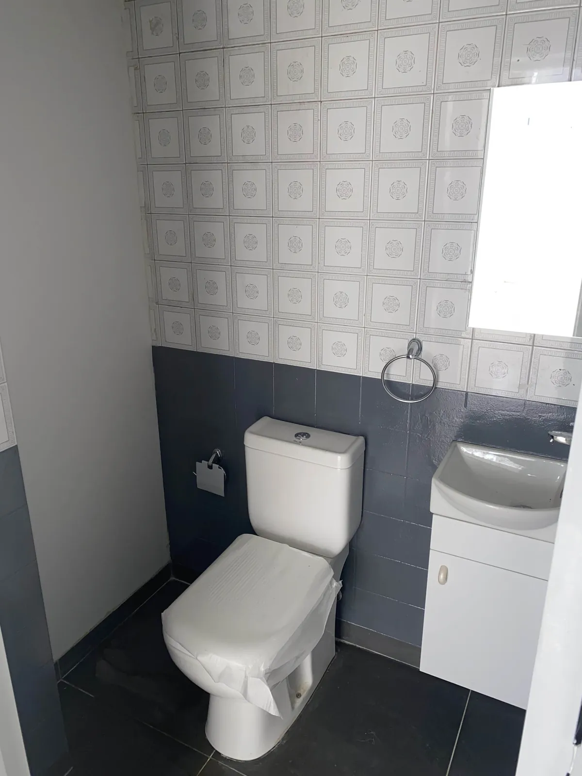Prime Location Office for Rent in Jal El Dib, Metn — الصورة 5