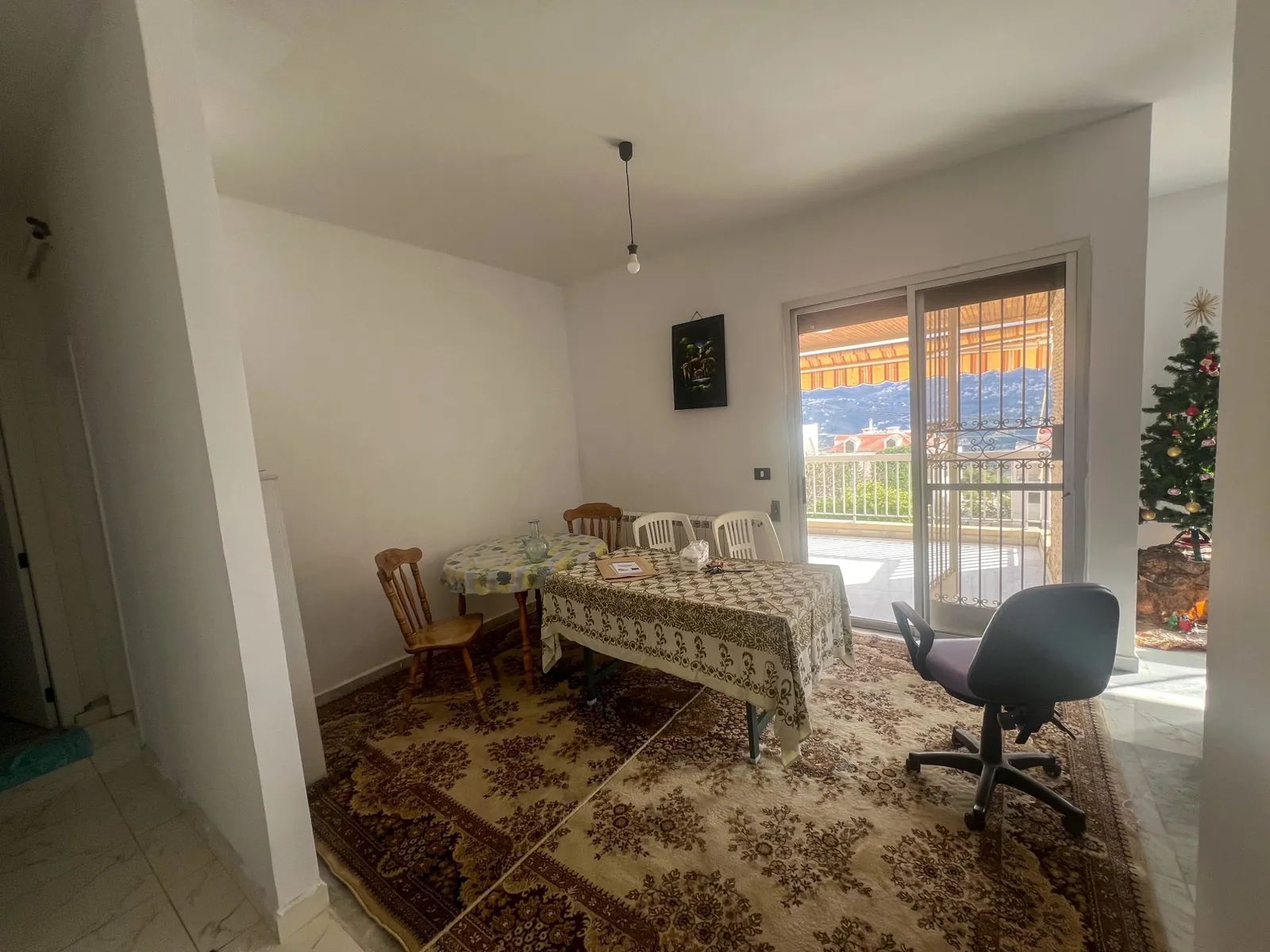 Apartment in Ajaltoun with Panoramic Mountain View — الصورة 3