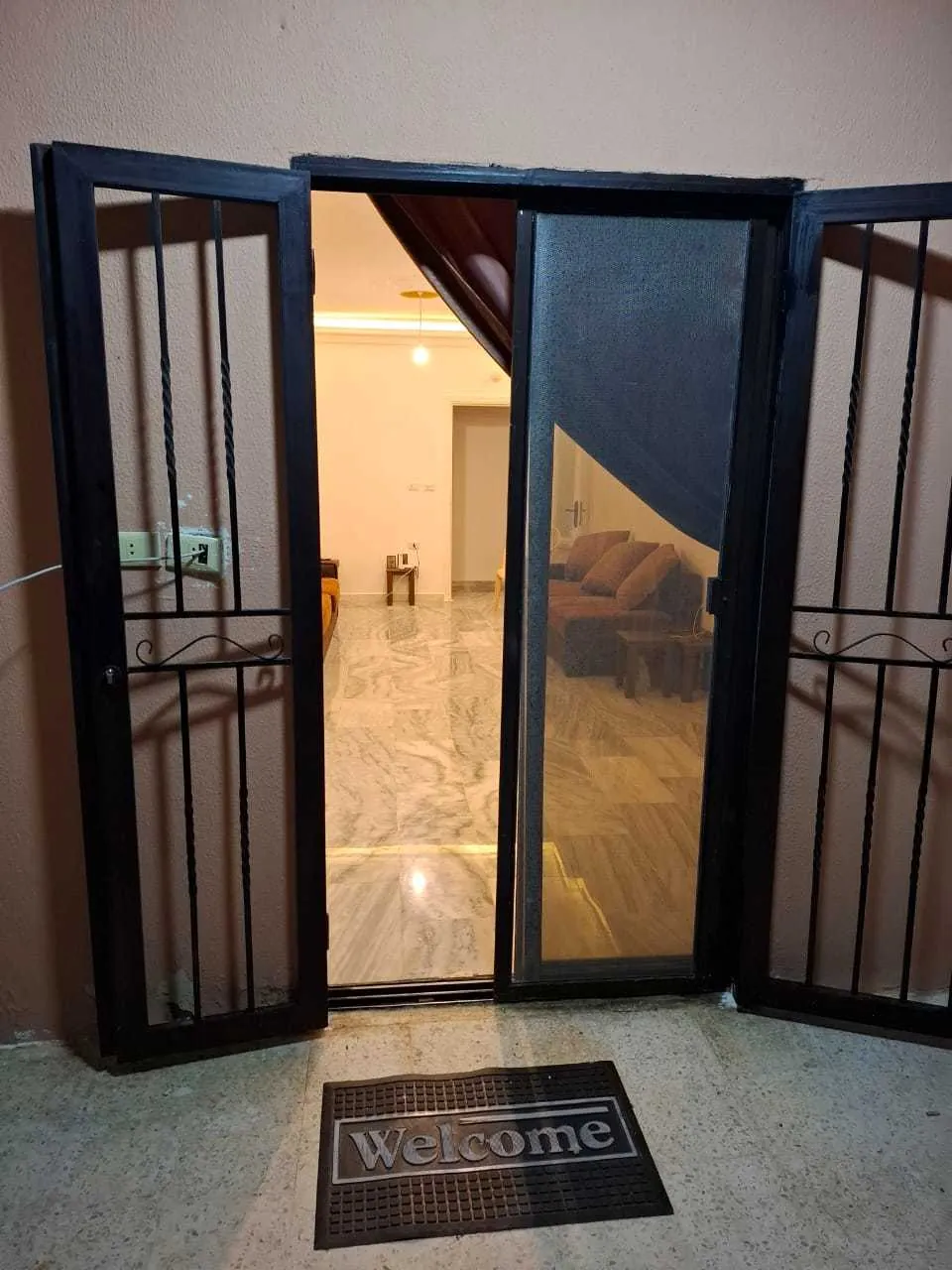 Apartment in Khaldeh, Aley with a Breathtaking Sea View — الصورة 3