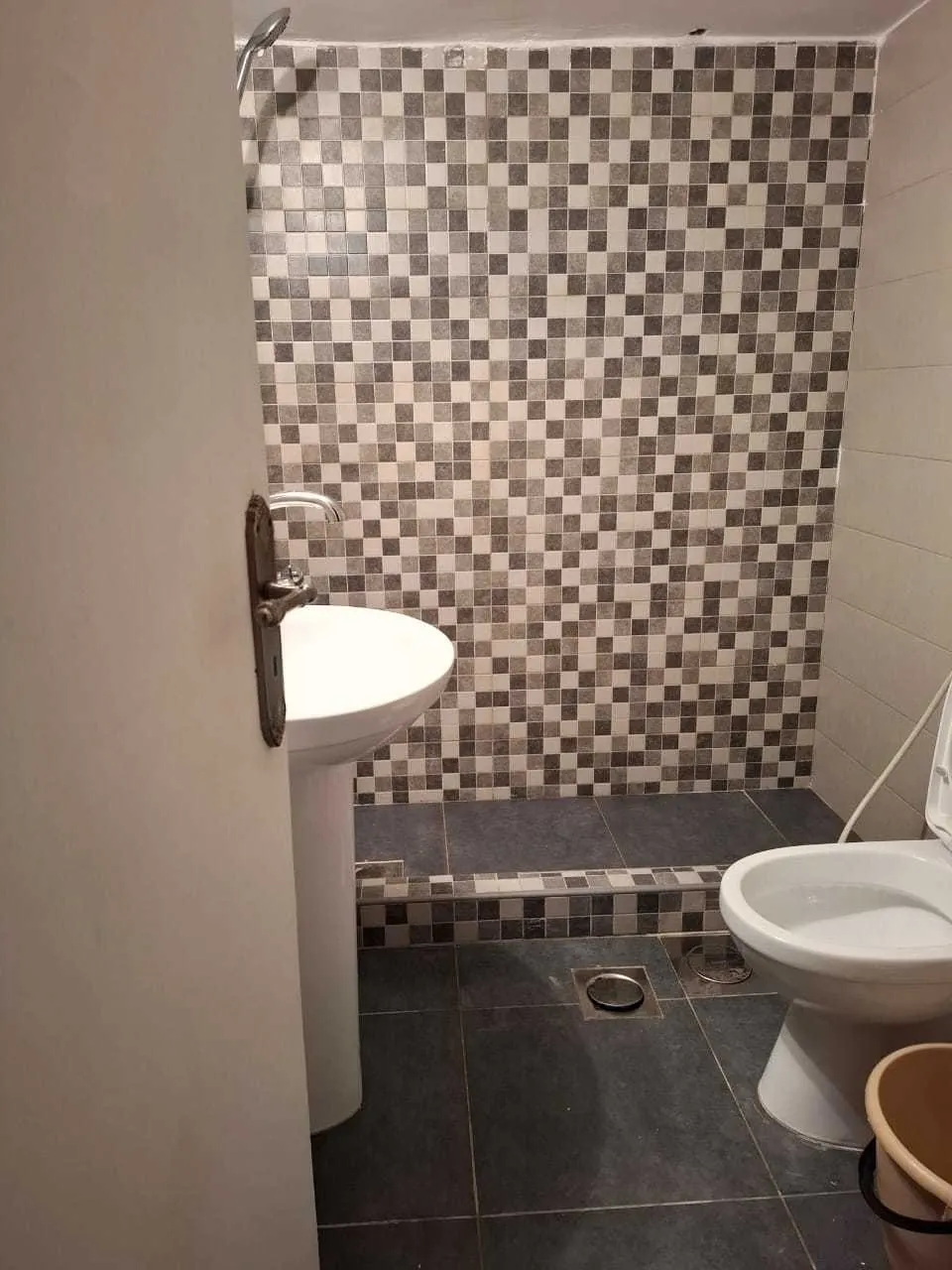 Apartment in Khaldeh, Aley with a Breathtaking Sea View — الصورة 5