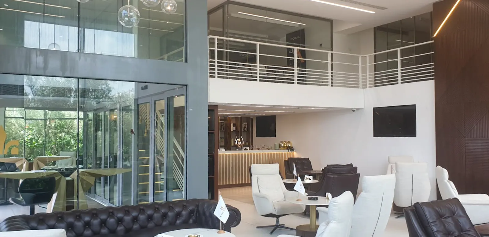 Prime Location Showroom in Dbayeh, Metn — الصورة 2