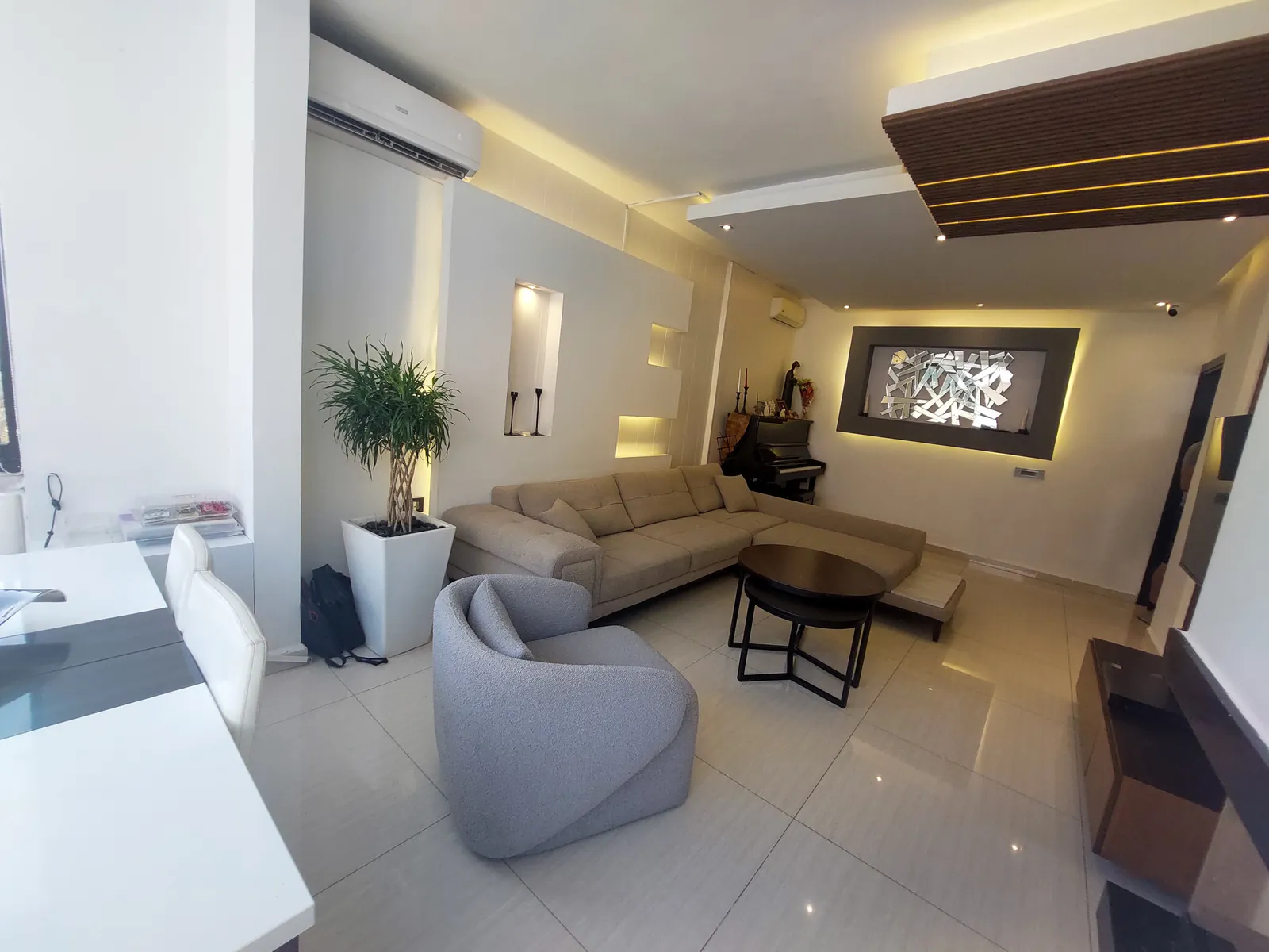 Fully Decorated Apartment in Naccache, Metn with Terrace — photo 2