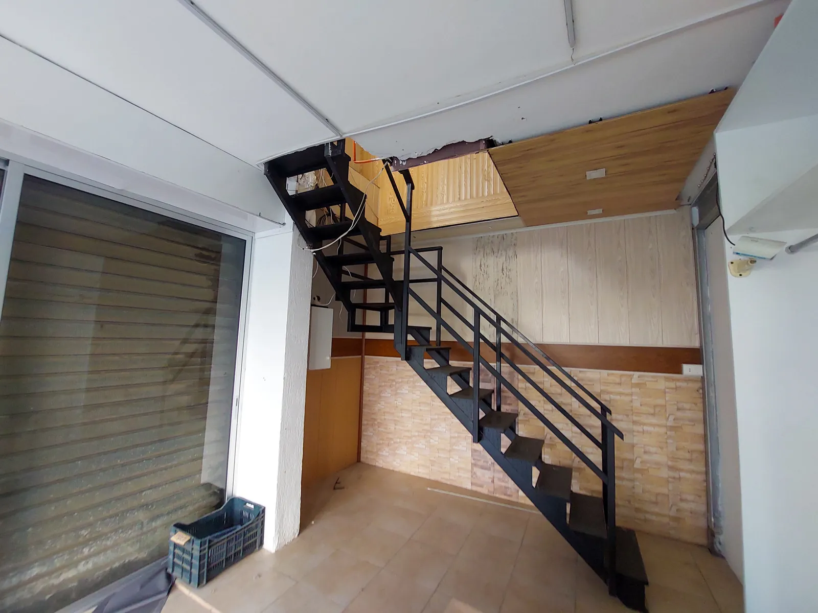 Prime Location Shop in Dekwaneh, Metn — الصورة 2