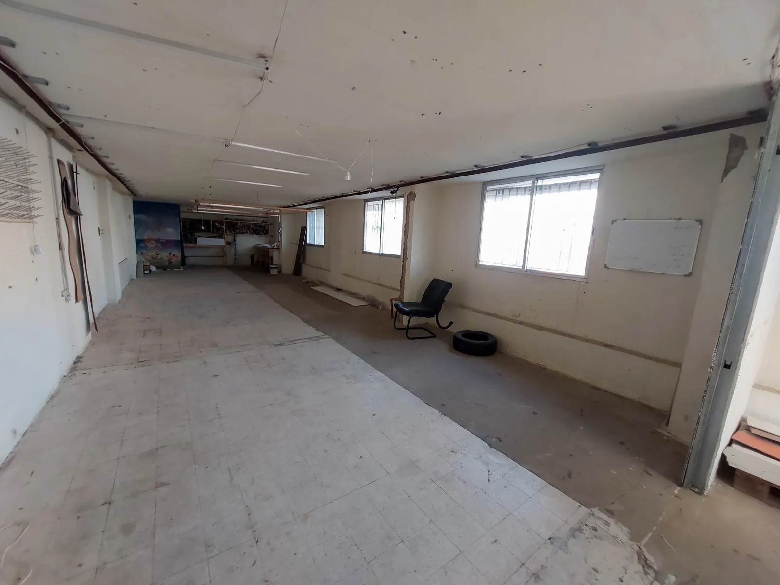 Prime Location Shop in Dekwaneh, Metn — الصورة 3