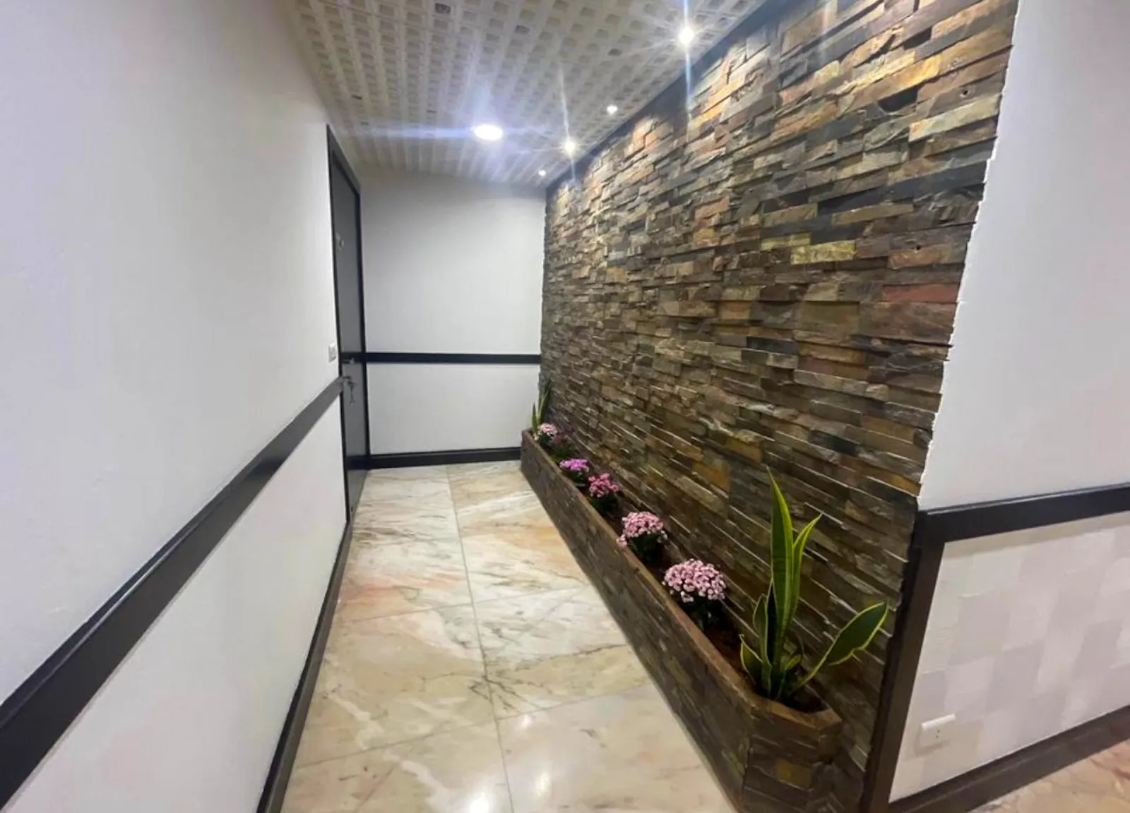 Prime Location Clinic in Mtayleb, Metn — الصورة 4