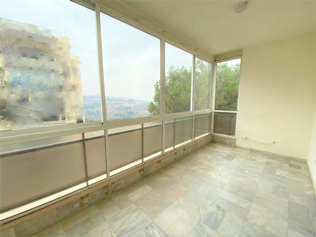 Apartment in Mansourieh, Metn with Partial Mountain View — الصورة 2