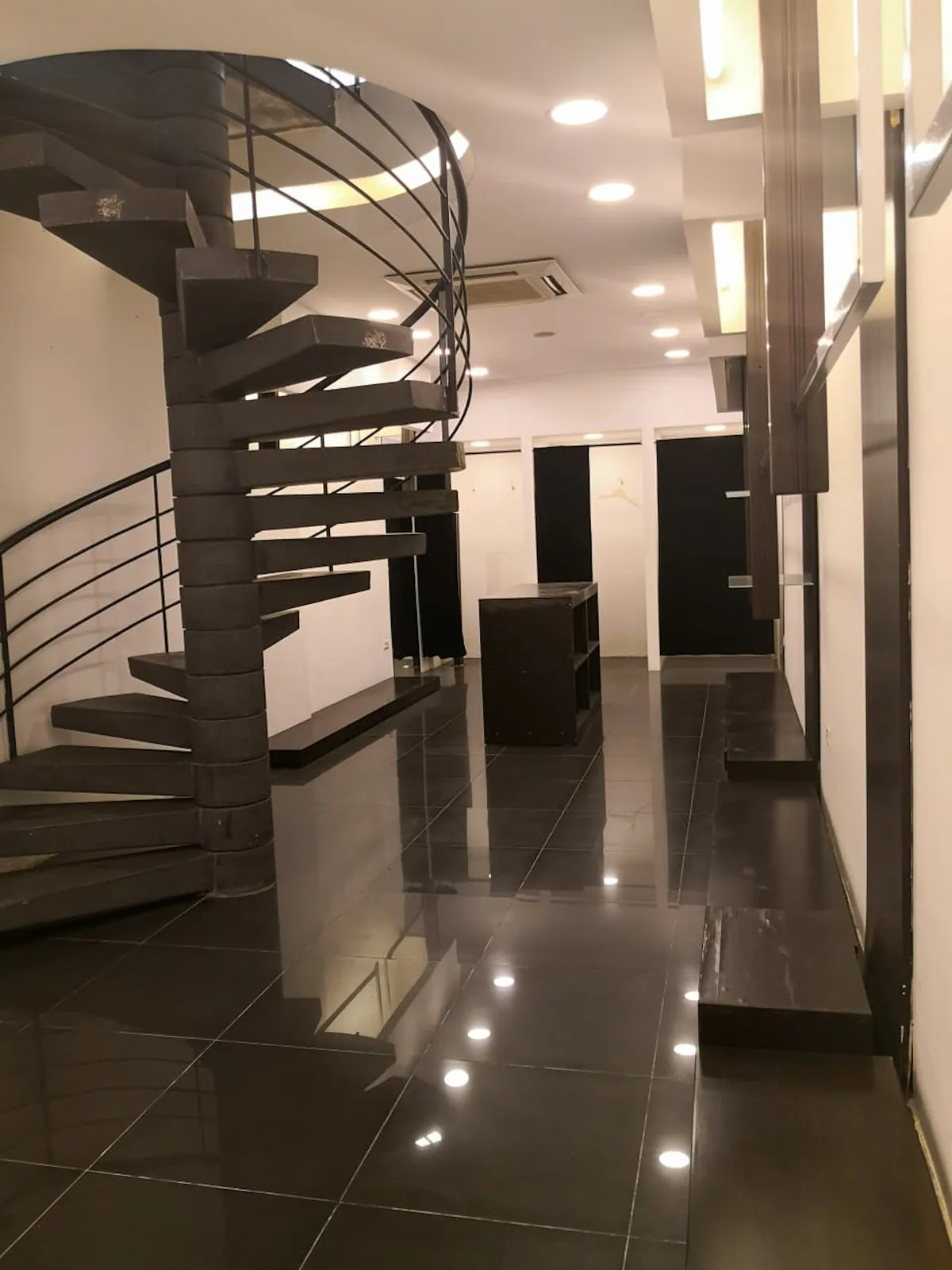 Prime Location Shop in Jal El Dib, Metn — الصورة 2
