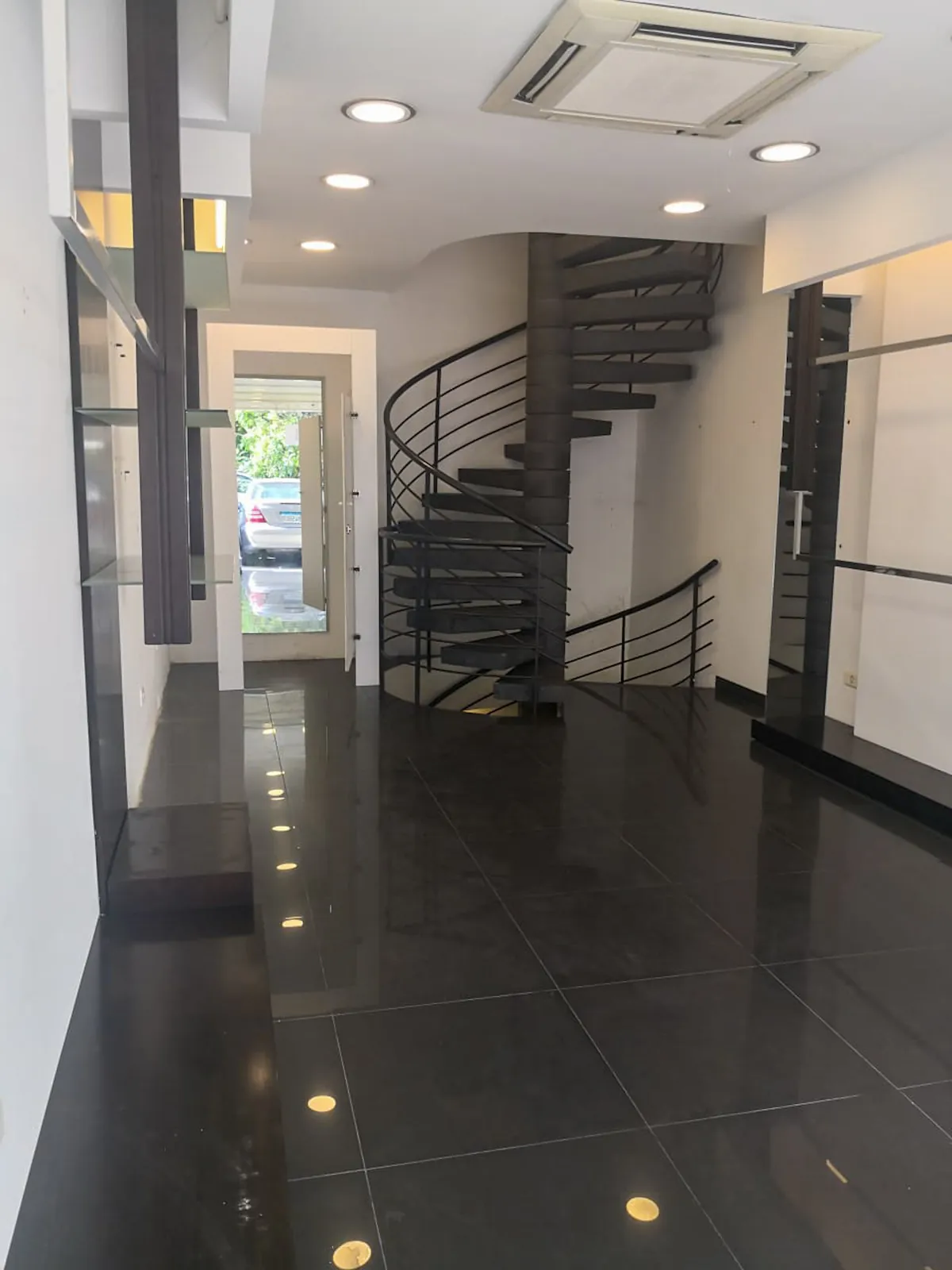 Prime Location Shop in Jal El Dib, Metn — الصورة 3
