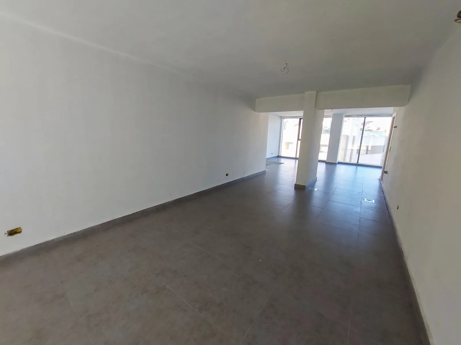 Prime Location Shop in Bsalim, Metn — الصورة 4