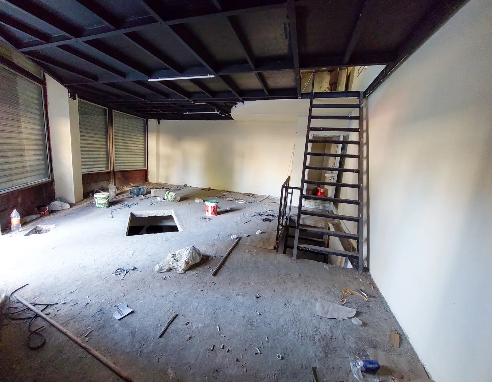 Prime Location Shop in Bauchrieh, Metn
