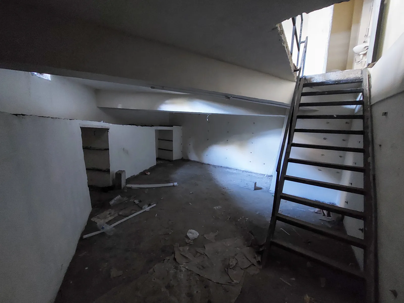 Prime Location Shop in Bauchrieh, Metn — photo 2