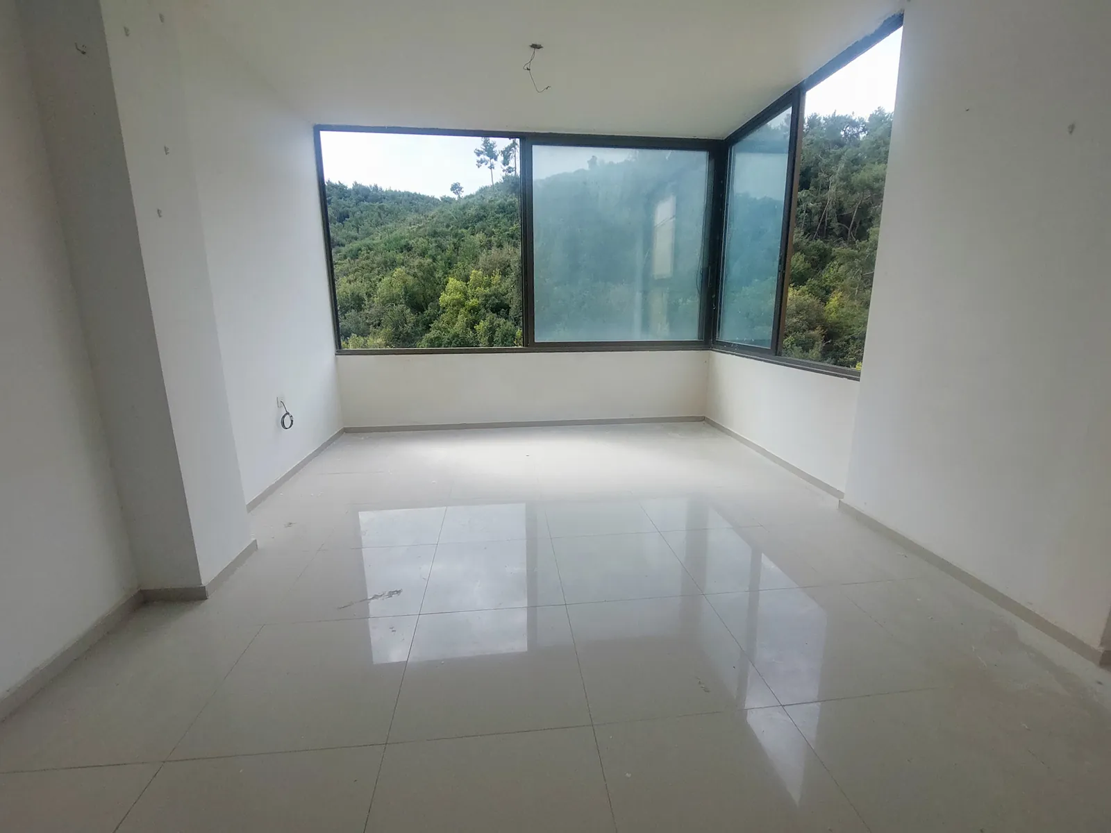Apartment in Dbayeh, Metn with a Breathtaking Mountain View — الصورة 2