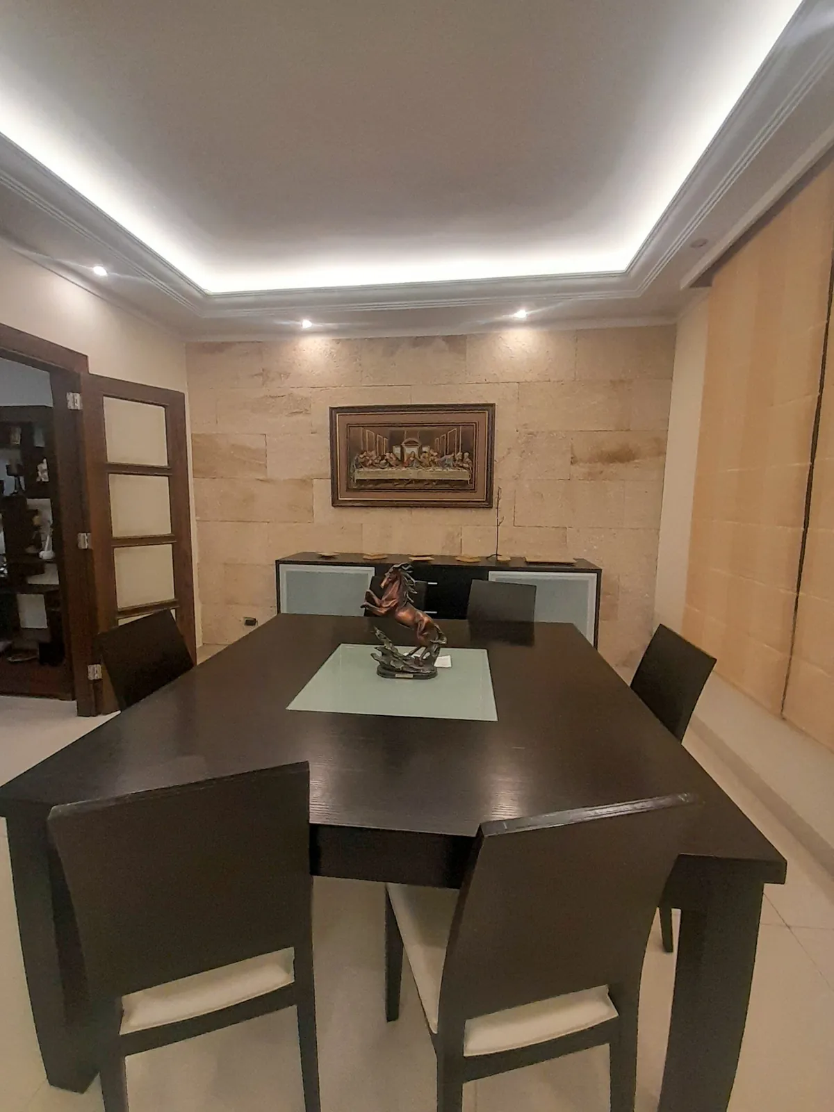 Furnished Apartment in Adonis with a Partial View + Terrace/Garden — الصورة 2