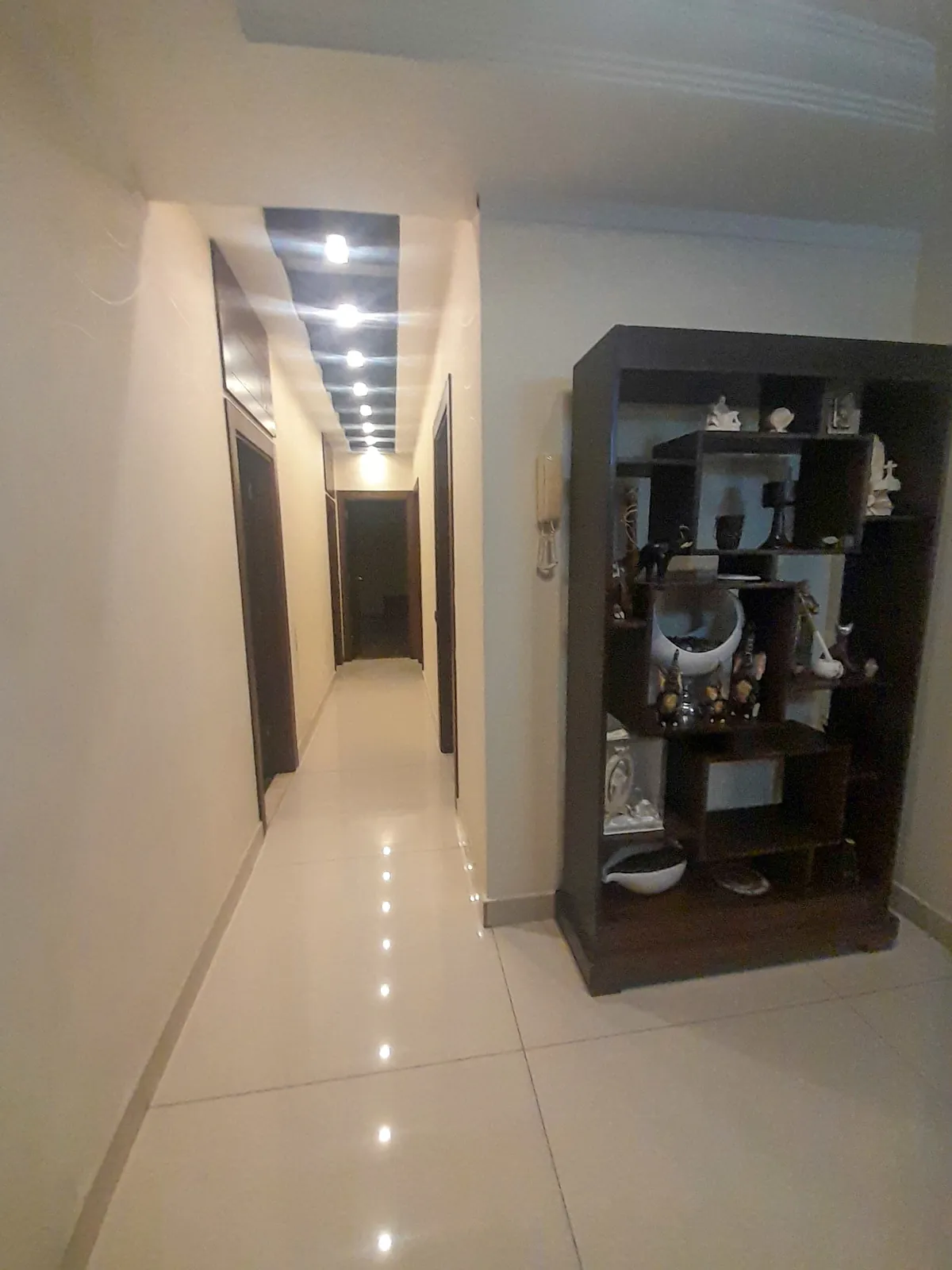 Furnished Apartment in Adonis with a Partial View + Terrace/Garden — الصورة 5