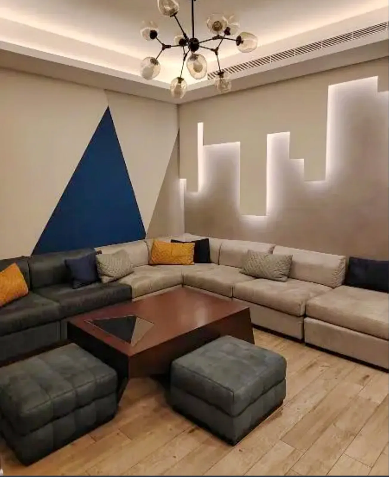 Furnished Modern Apartment in Qannabet Broumana, Metn +Terrace — الصورة 2