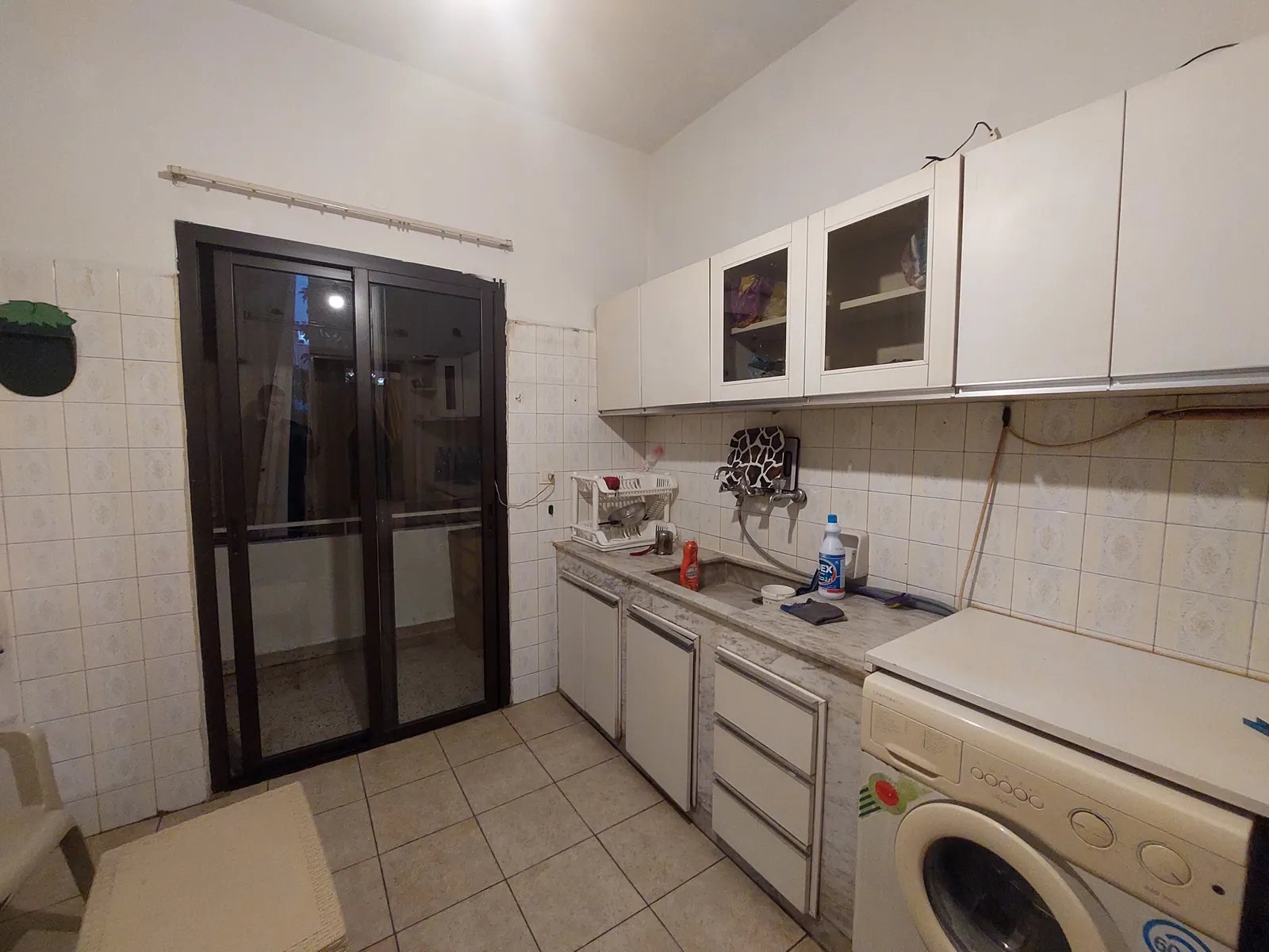 Prime Location Furnished Apartment in Bauchrieh, Metn — الصورة 3