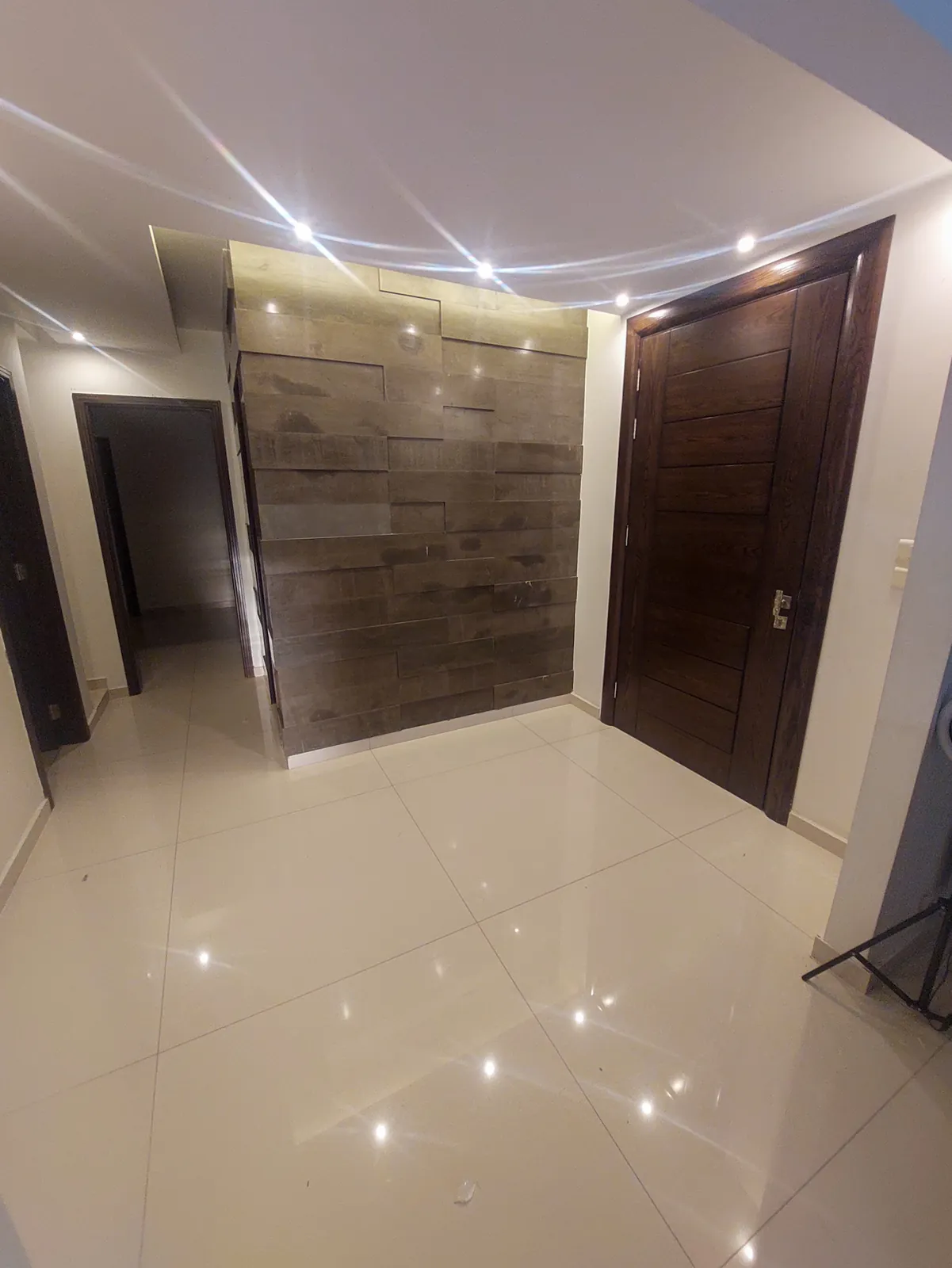 Semi Furnished Apartment in Dik El Mehdi, Metn with a Big Balcony — الصورة 5