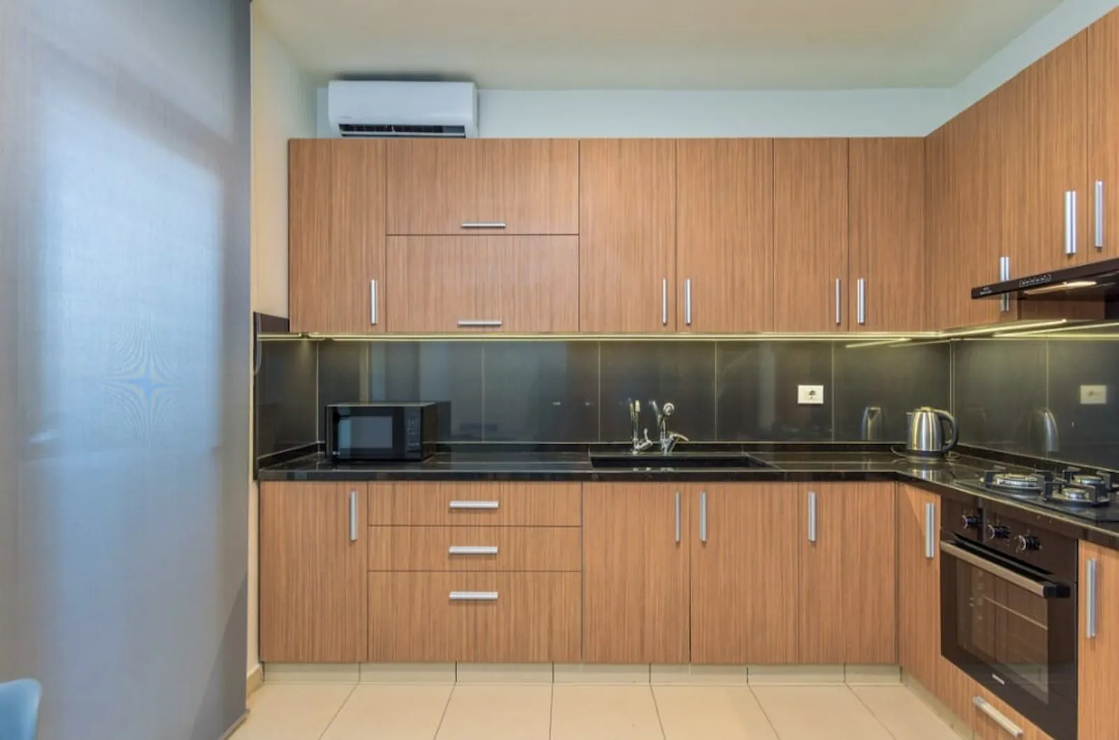 Fully Furnished Apartment in Antelias, Metn with View — الصورة 4