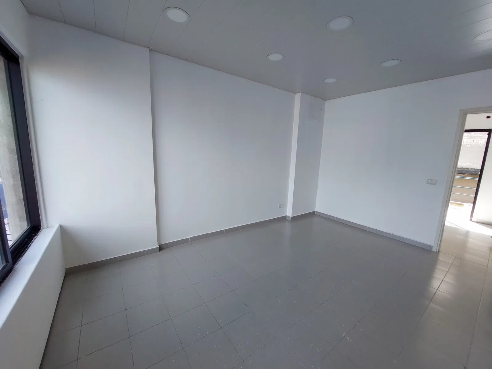 Prime Location Office in Mazraat Yachouh, Metn — الصورة 2