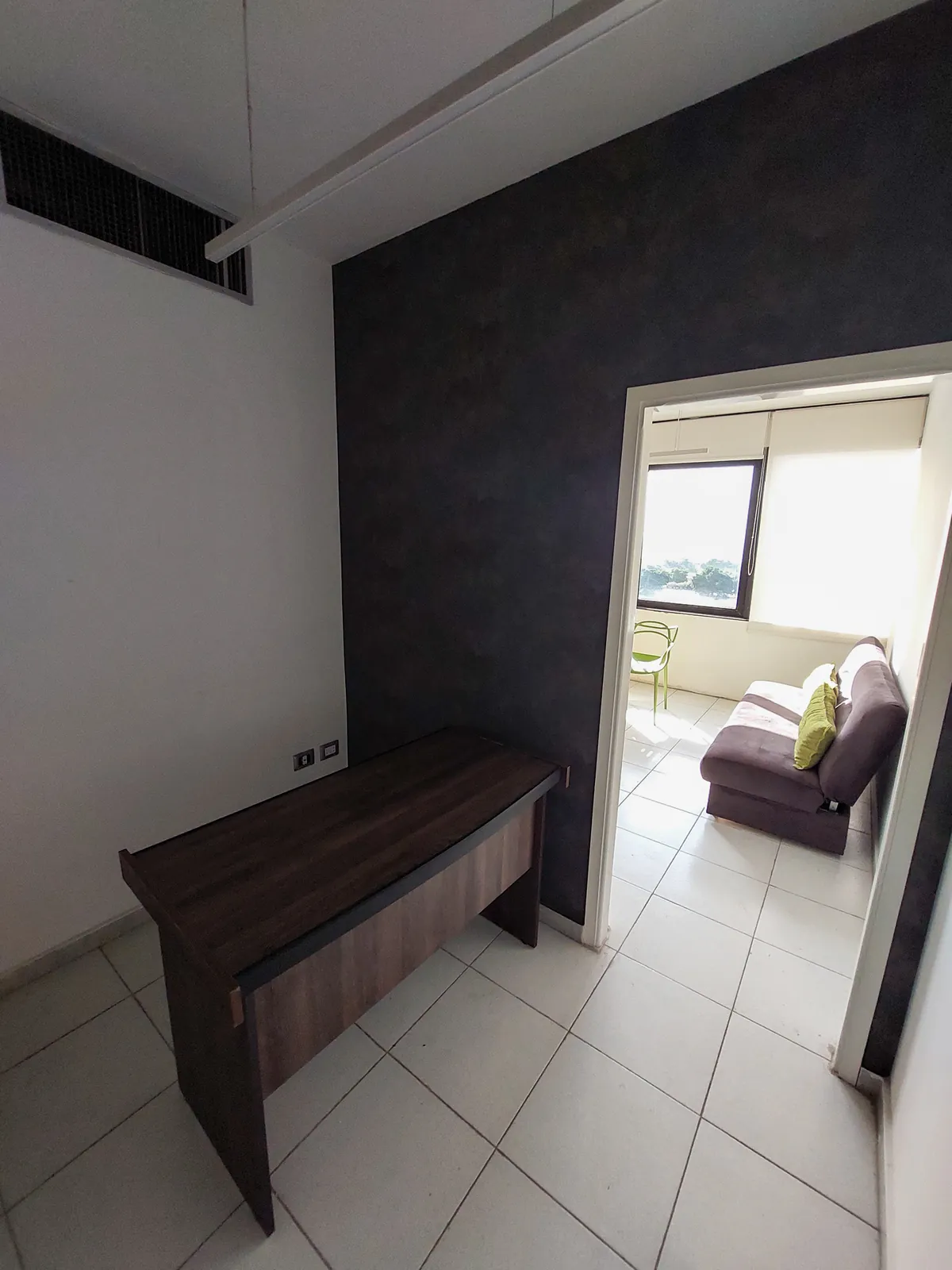 Prime Location Office in Dbayeh, Metn — الصورة 4