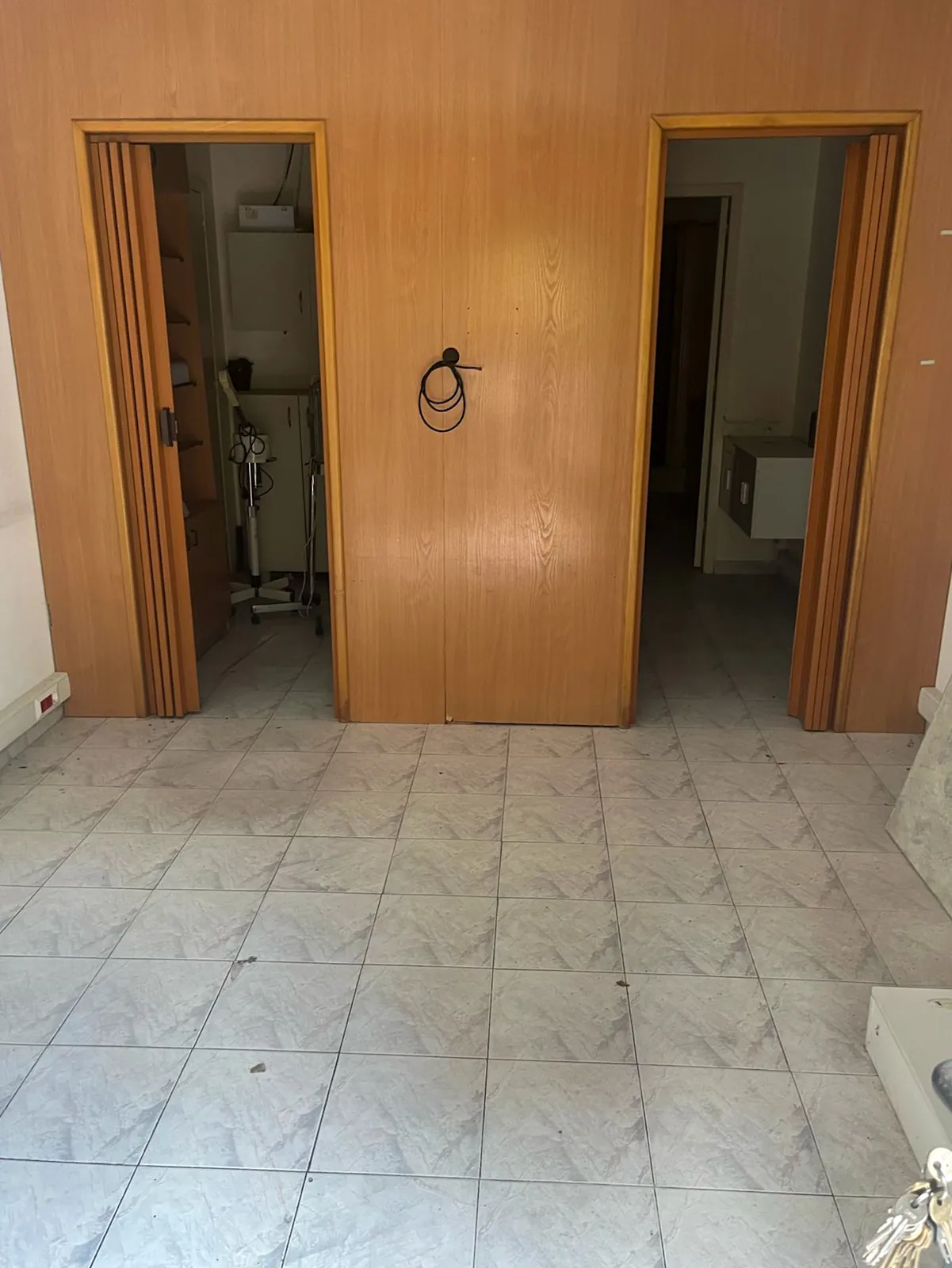 Prime Location Shop/Office in Mazraat Yachouh, Metn — الصورة 3