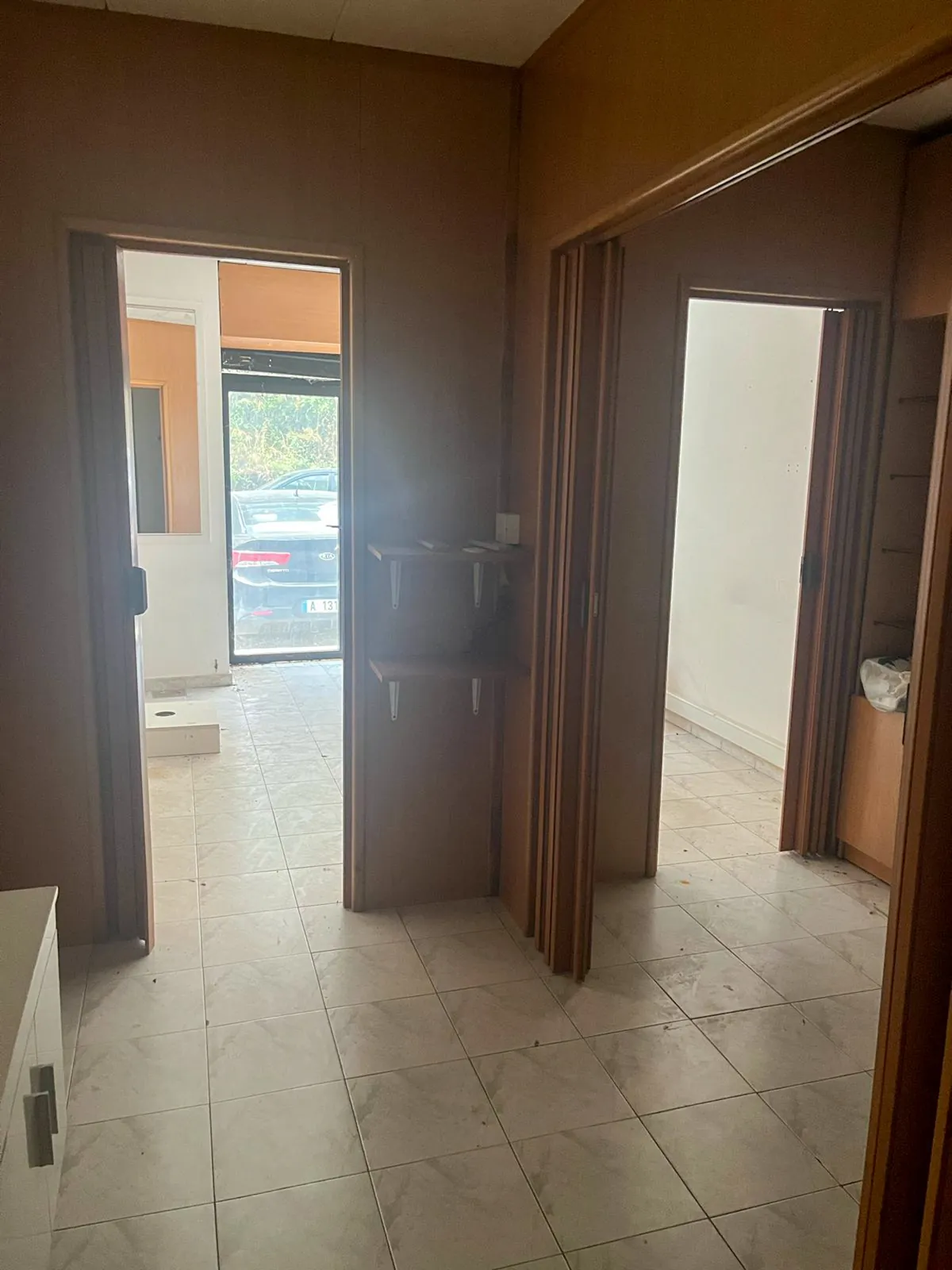 Prime Location Shop/Office in Mazraat Yachouh, Metn — الصورة 5