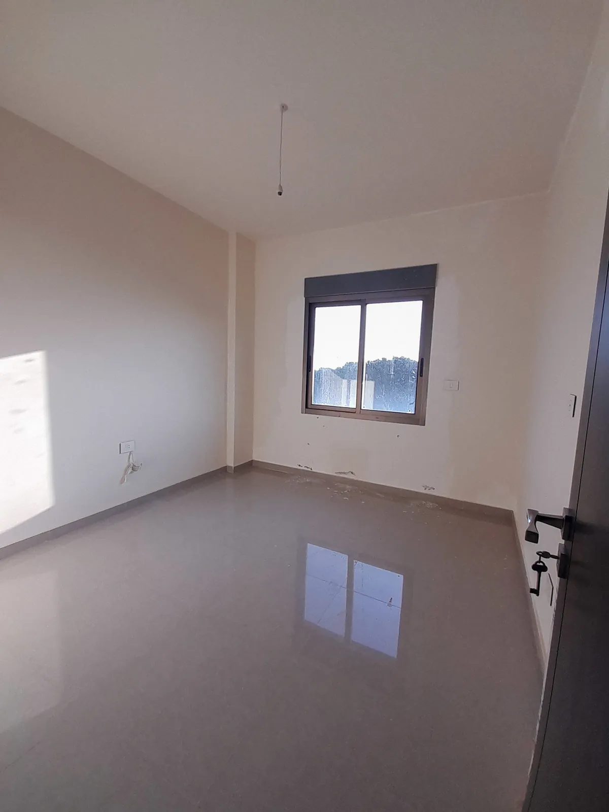 Apartment in Ballouneh with Panoramic Sea and Mountain View — الصورة 5