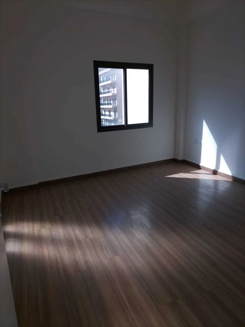 Prime Location Office for Rent in Badaro, Beirut — الصورة 5