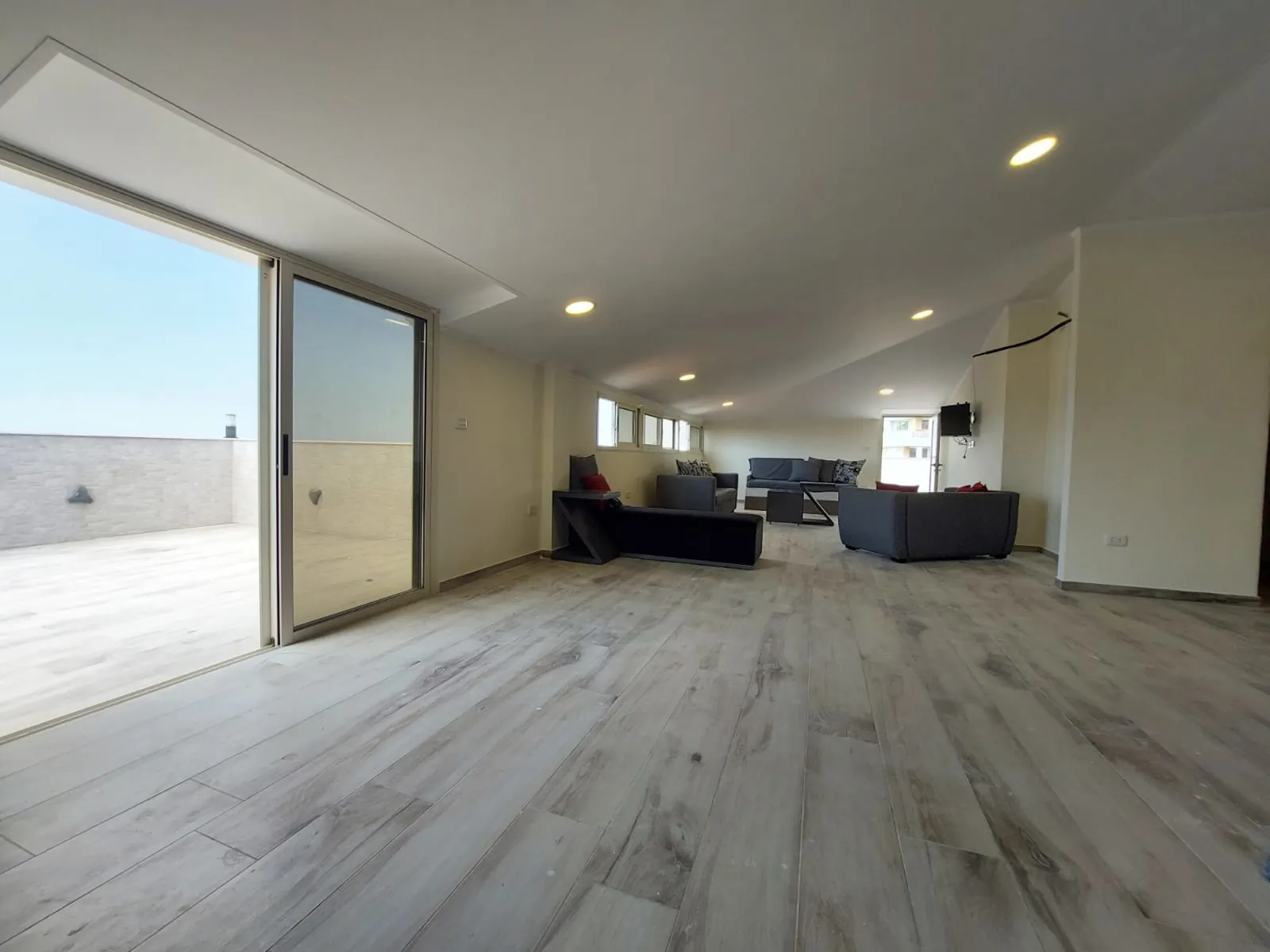 Furnished Apartment in Mar Roukoz with Sea and Mountain View — الصورة 3
