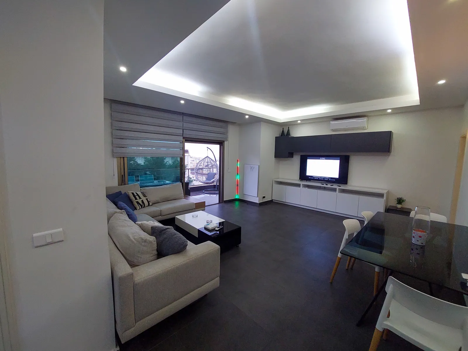 ​​​​​​​Fully Furnished Apartment in Aoukar, Metn — الصورة 2