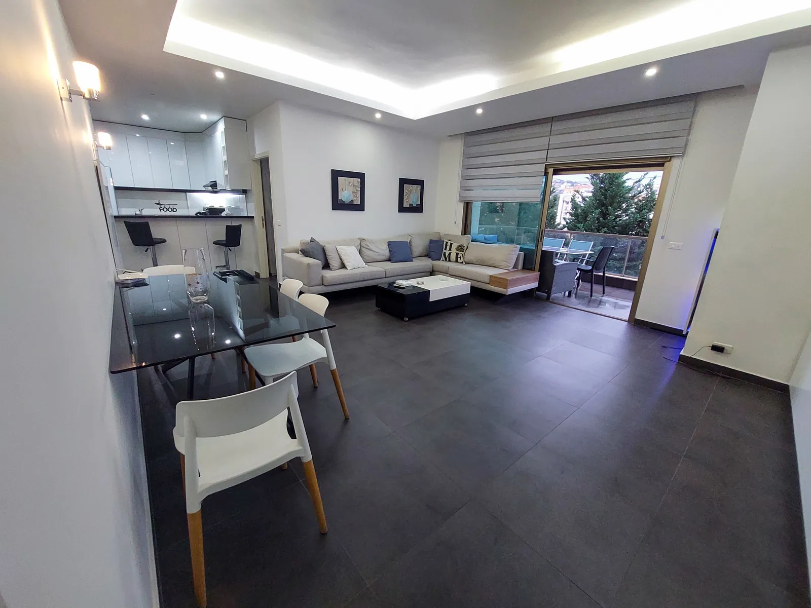​​​​​​​Fully Furnished Apartment in Aoukar, Metn — الصورة 3