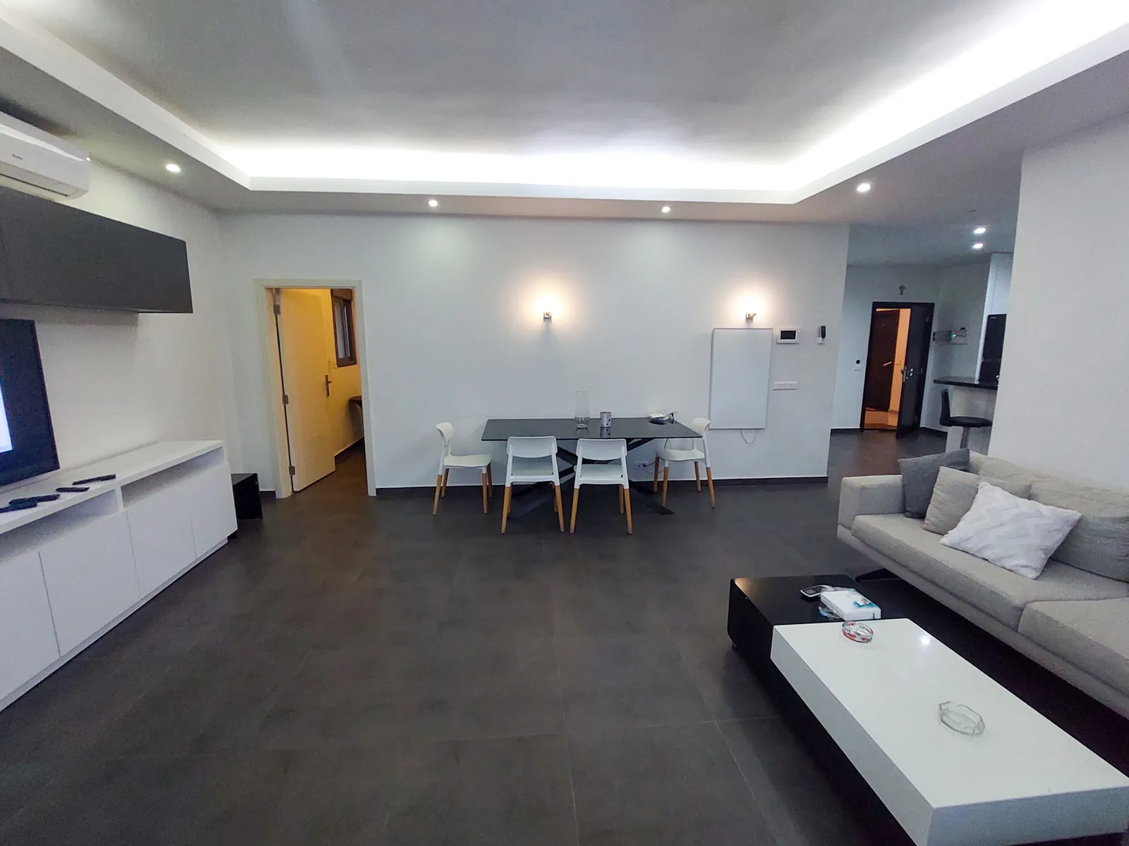 ​​​​​​​Fully Furnished Apartment in Aoukar, Metn — الصورة 4