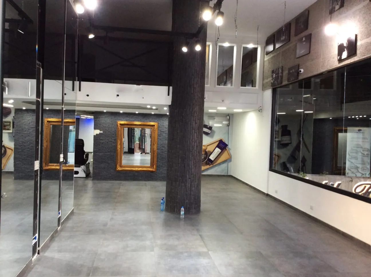 Prime Location Shop for Rent in Hazmieh, Baabda — الصورة 3