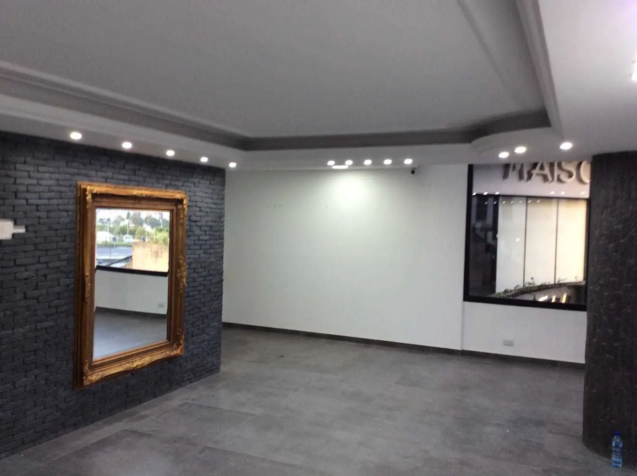 Prime Location Shop for Rent in Hazmieh, Baabda — الصورة 4