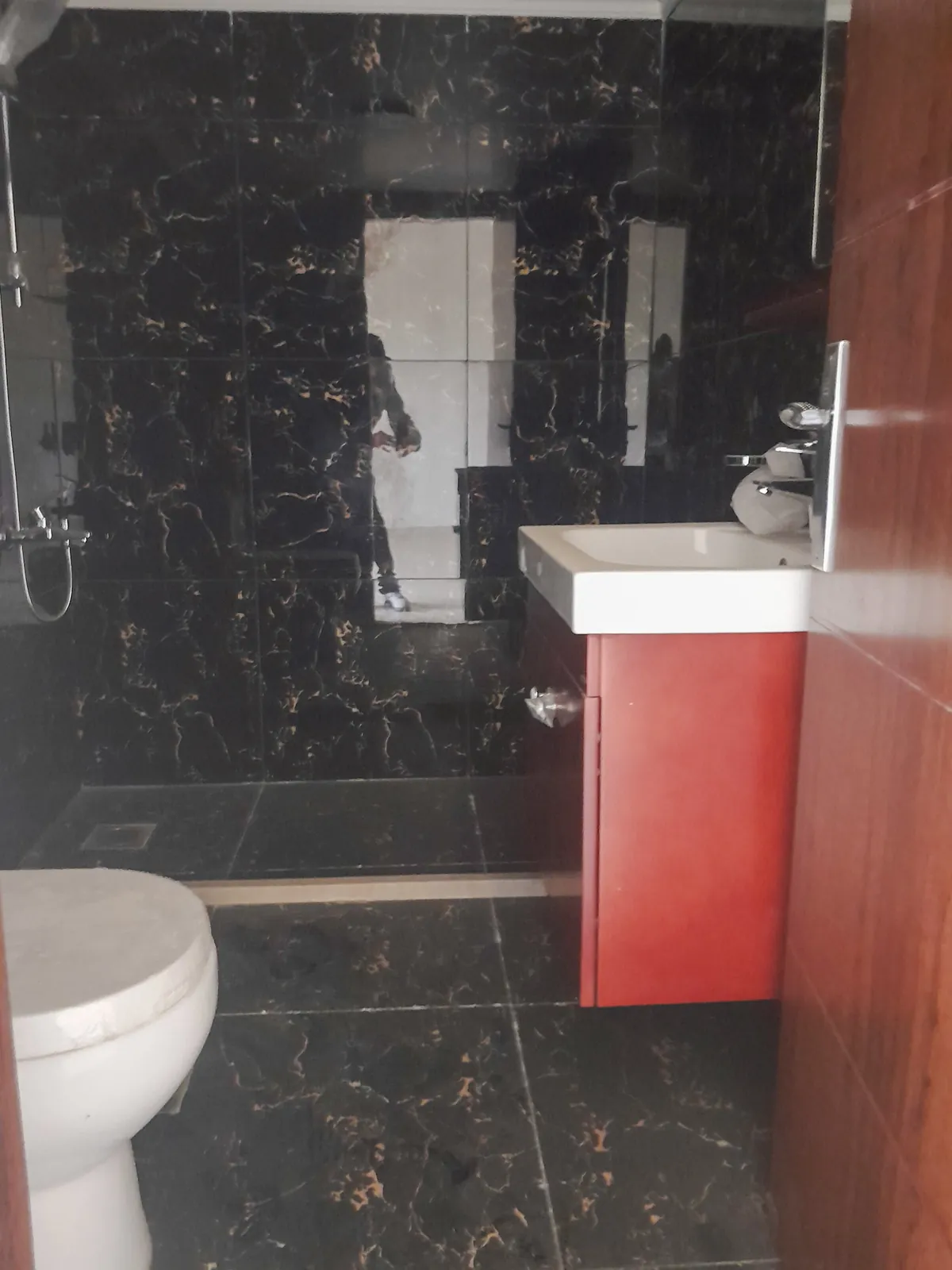 Apartment in Bikfaya (Zeghrine), Metn with a Partial View — الصورة 5