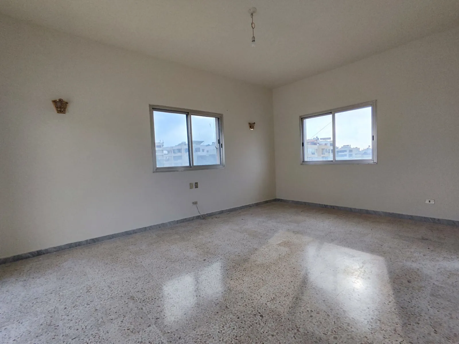 Apartment in New Rawda, Metn with Terrace and Mountain View — الصورة 2