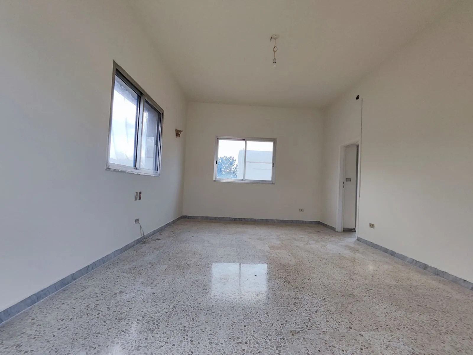 Apartment in New Rawda, Metn with Terrace and Mountain View — الصورة 4