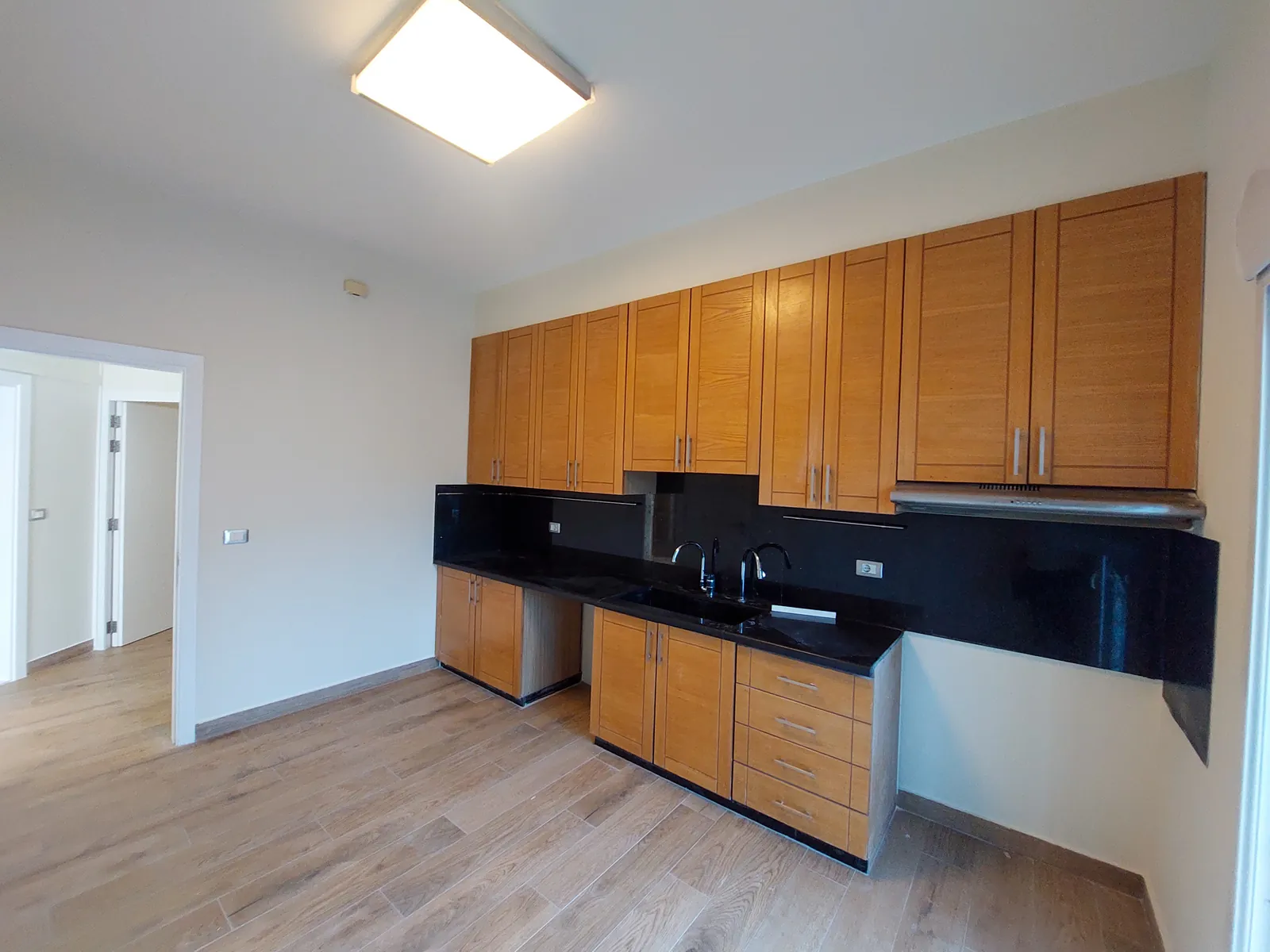 Prime Location Apartment in Mtayleb, Metn with Mountain View — الصورة 3