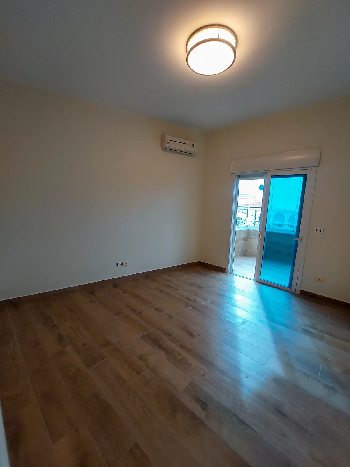 Prime Location Apartment in Mtayleb, Metn with Mountain View — الصورة 4