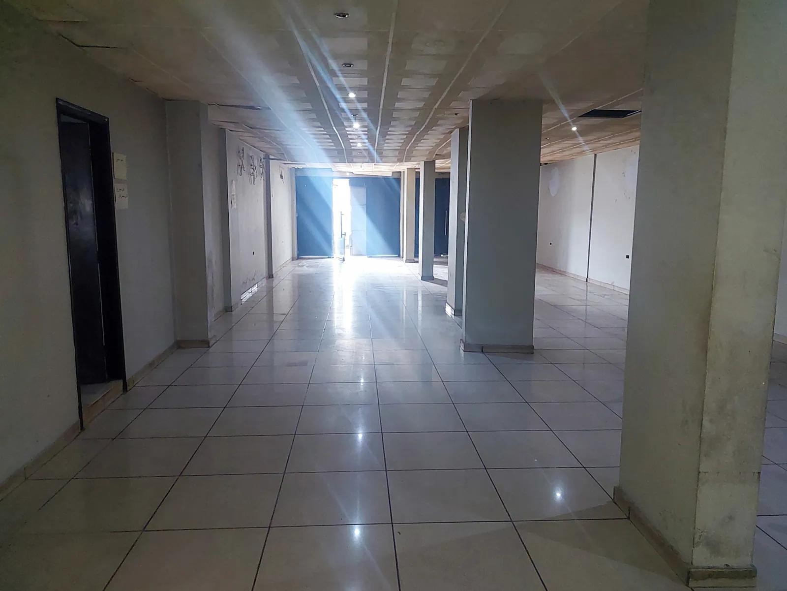Prime Location Shop/Showroom in Mazraat Yachouh, Metn