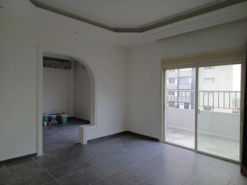 Renovated Apartment in Achrafieh with Mountain, Sea View & Terrace — الصورة 1