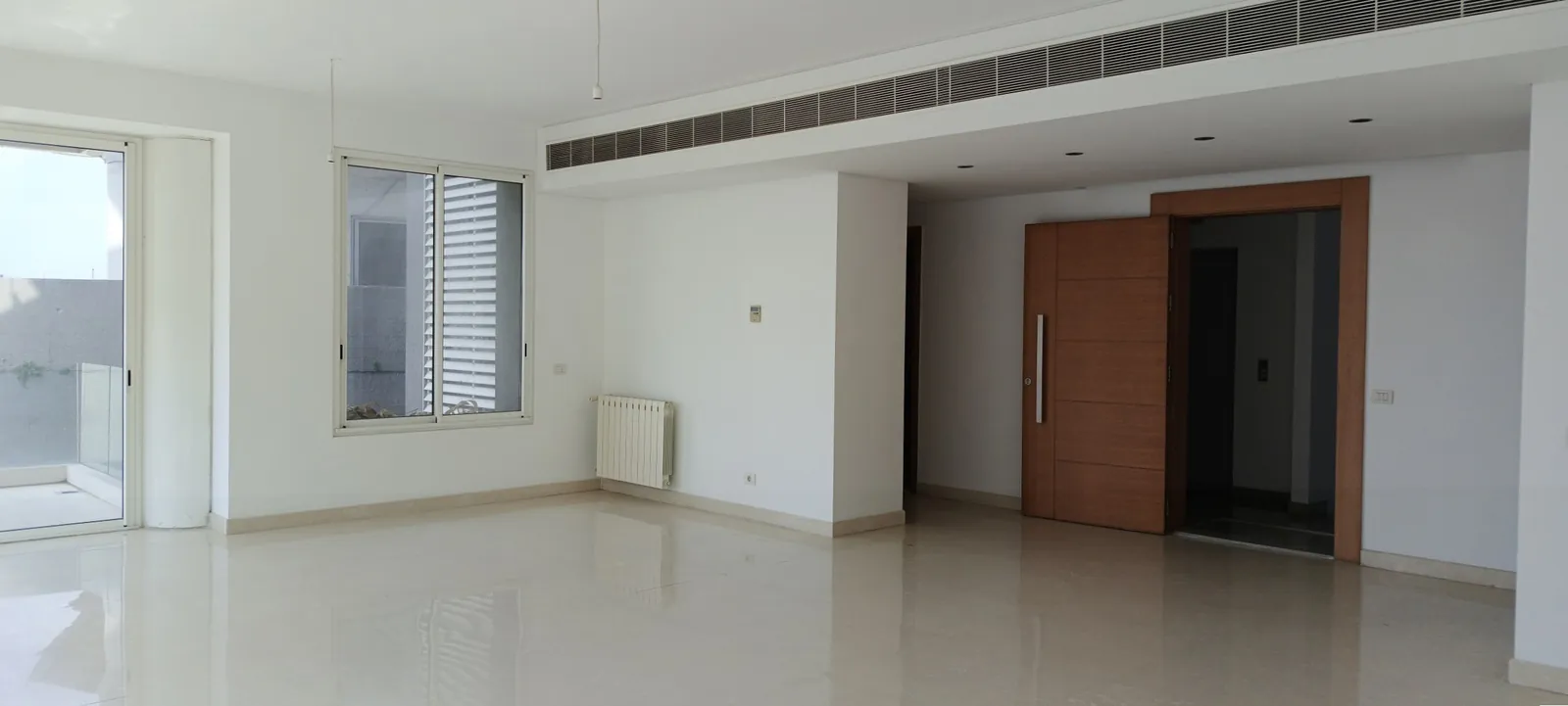 Apartment in Achrafieh, Beirut with Terrace & Backyard — الصورة 1