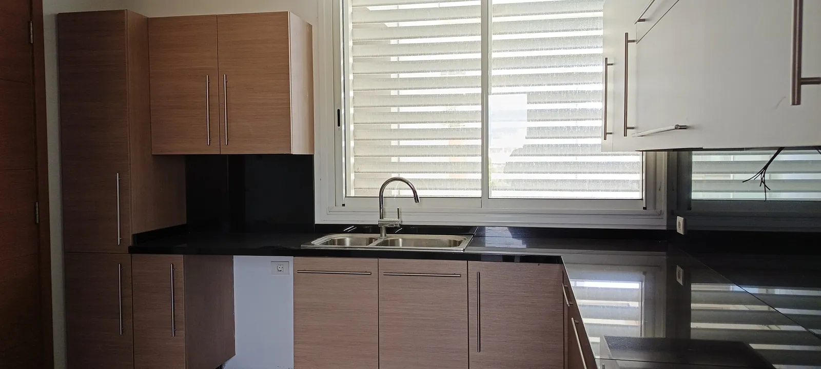 Apartment in Achrafieh, Beirut with City & Sea View — photo 3