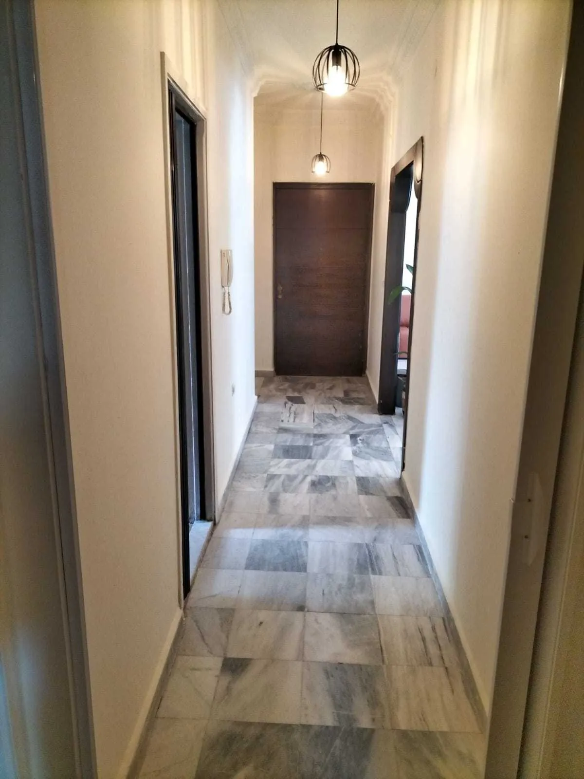 Prime Location Apartment in Chiyah, Moawad, Beirut — الصورة 5