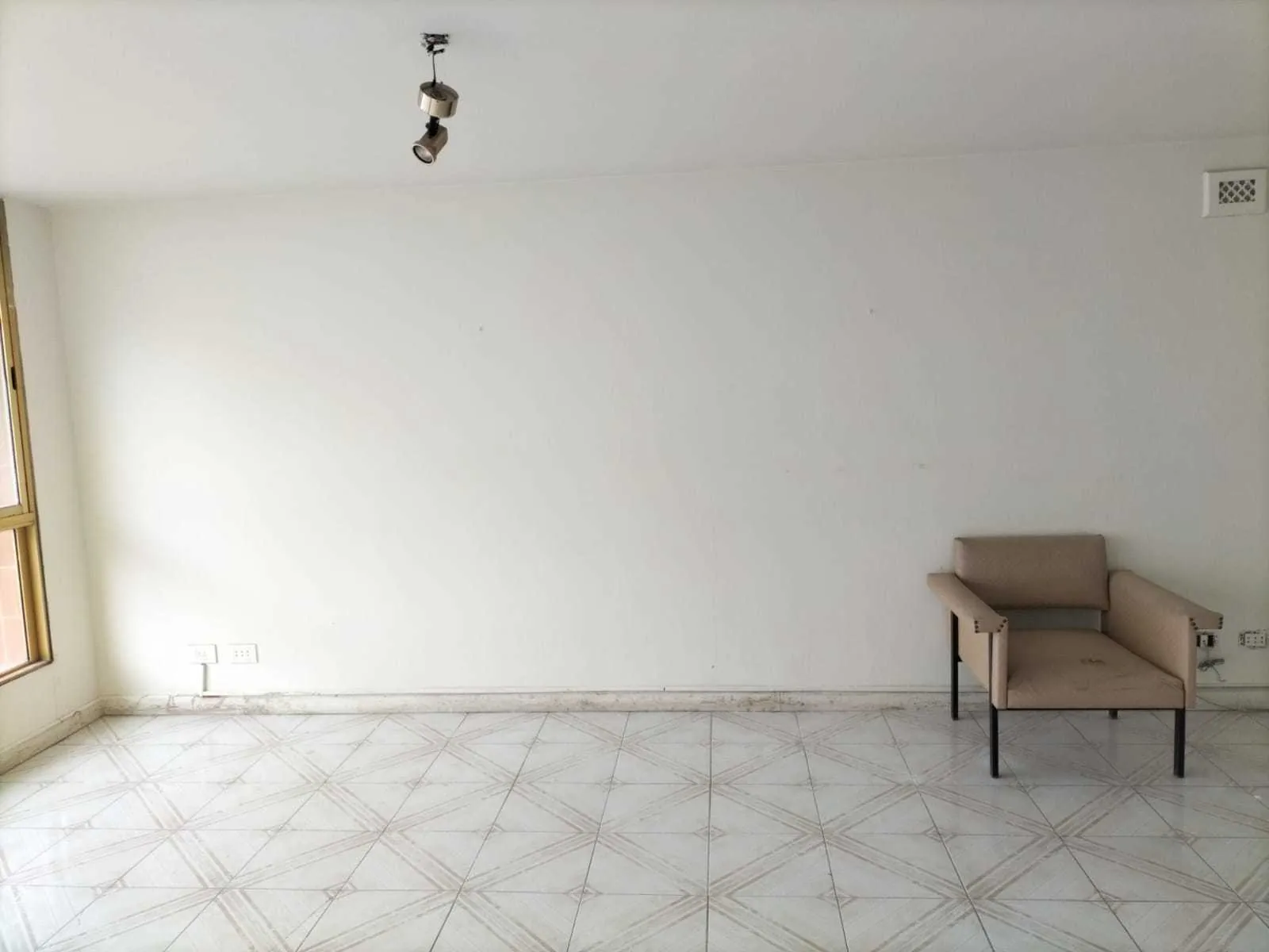 Prime Location Office in Hadath, Baabda — الصورة 4