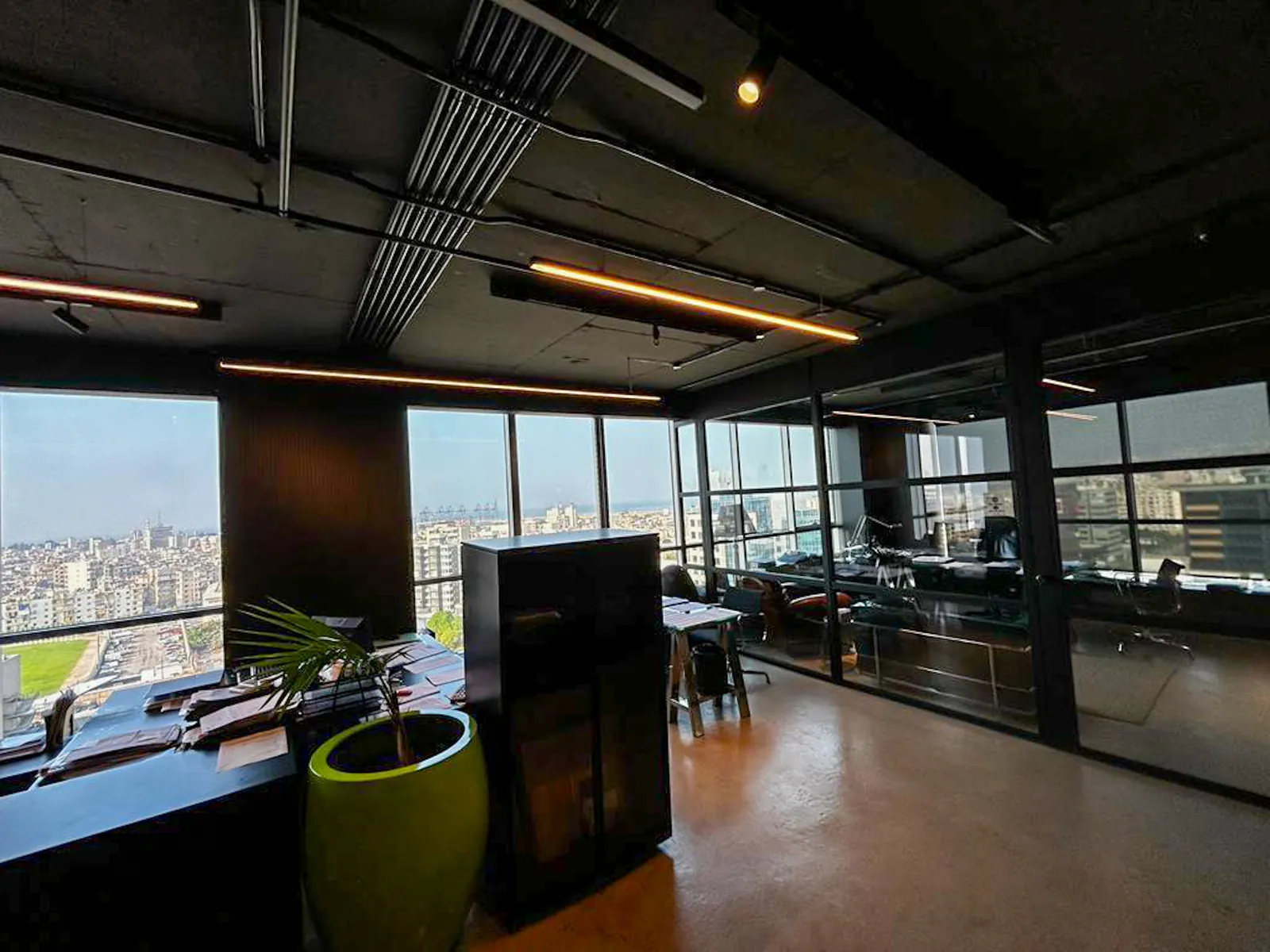 HIGH-END Furnished Office in Bauchrieh, Metn with and City View — photo 2